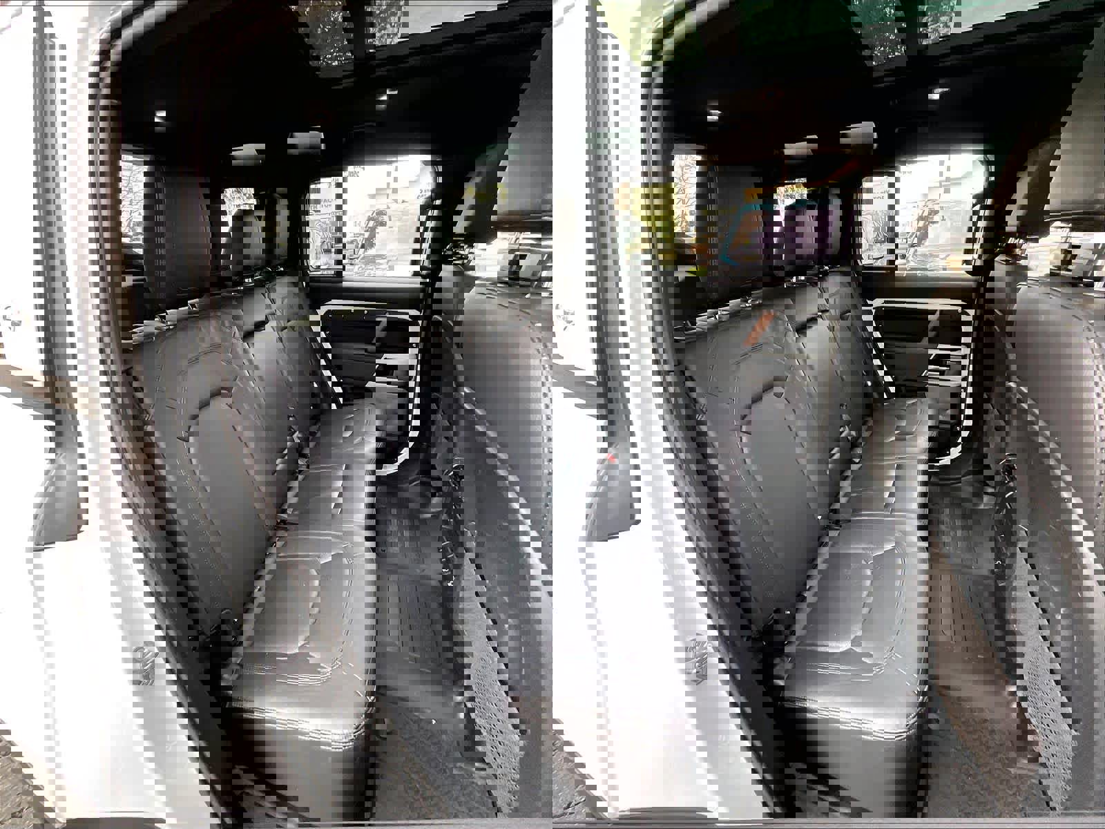 Used 2024 Land Rover Defender 110 S image 28