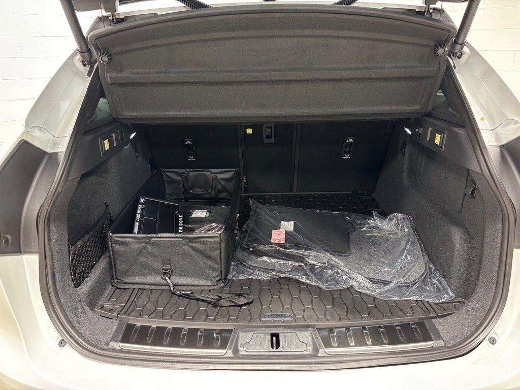 New 2026 Jaguar F-PACE R-Dynamic S image 42