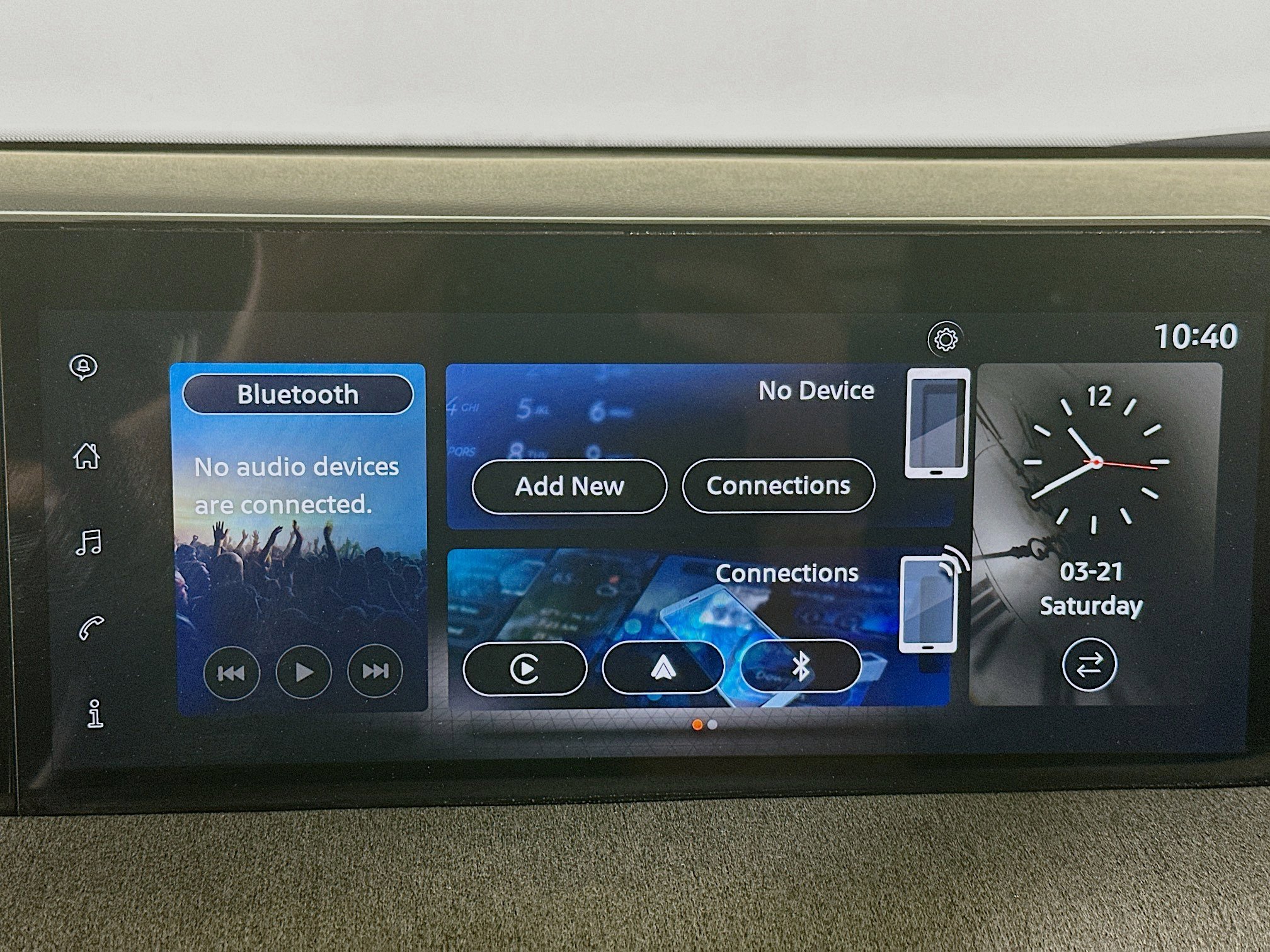 Used 2025 Nissan Kicks SV image 21