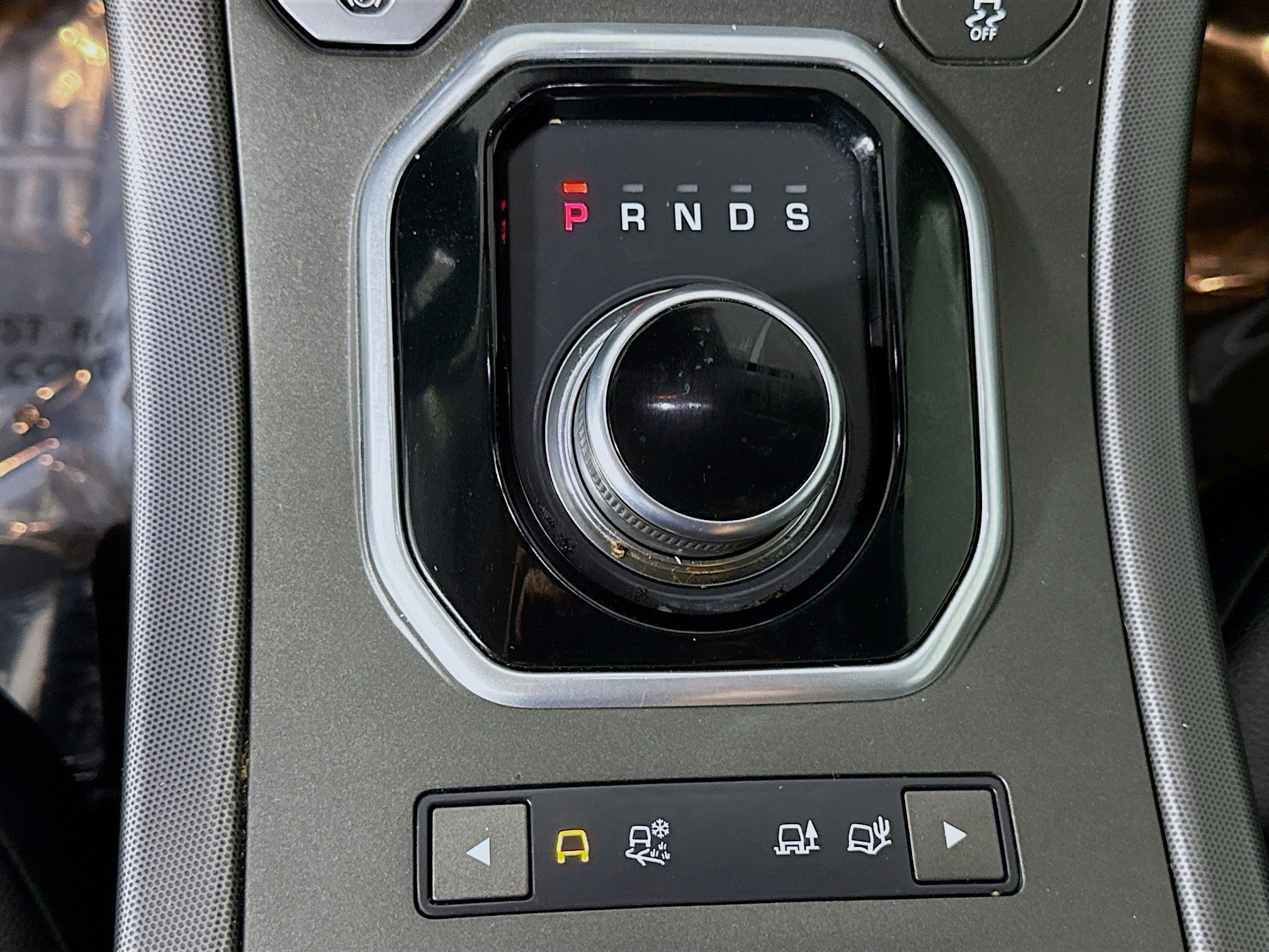 Used 2019 Land Rover Range Rover Evoque SE image 20