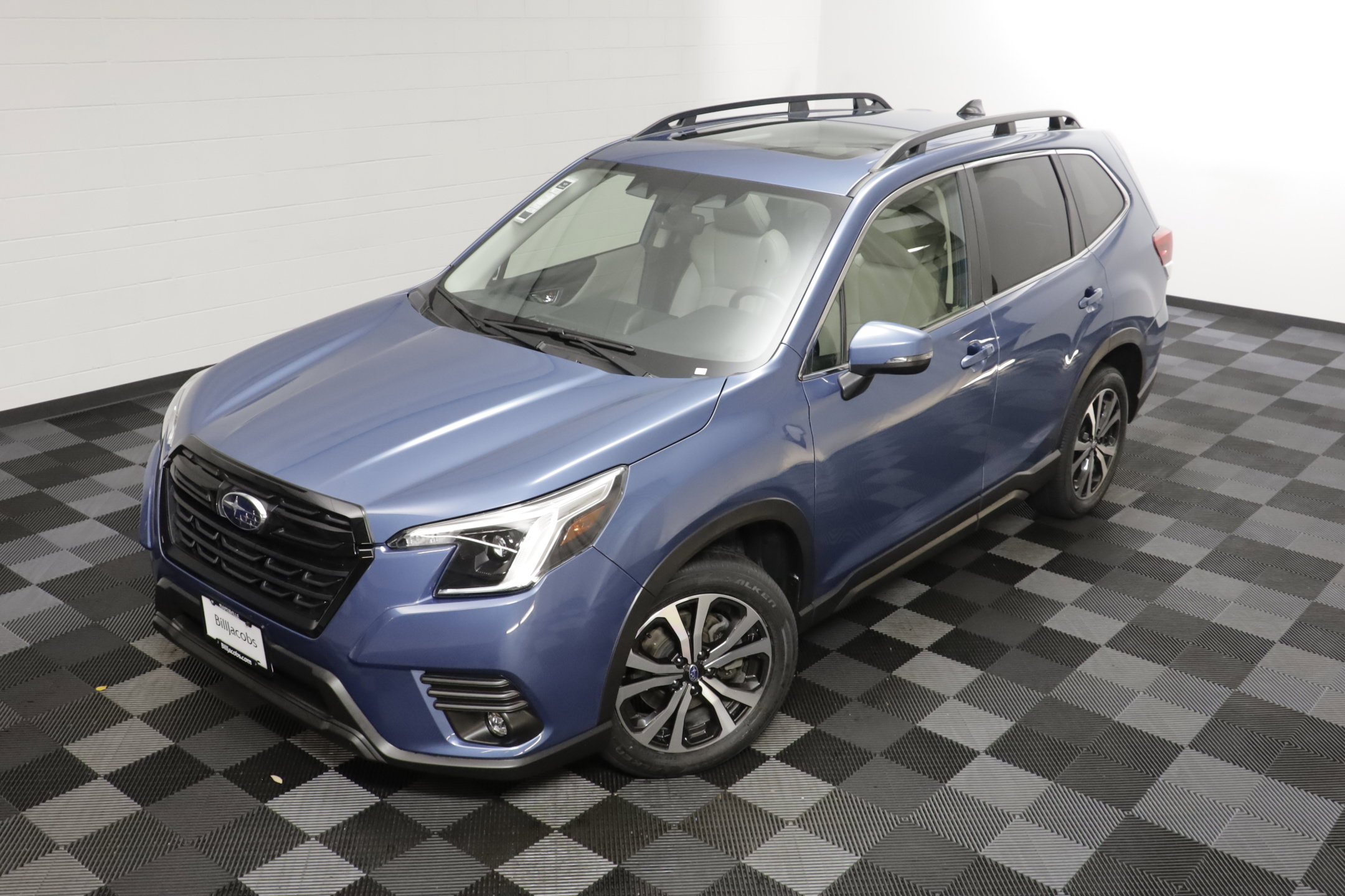 Used 2024 Subaru Forester Limited w/ Convenience Package AWD/4WD image 2