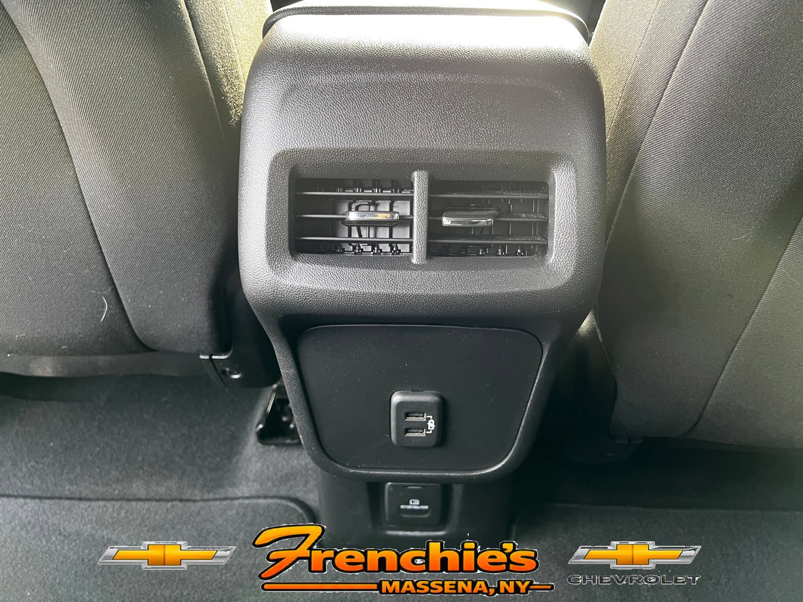 Used 2023 Chevrolet Equinox LT AWD/4WD image 9