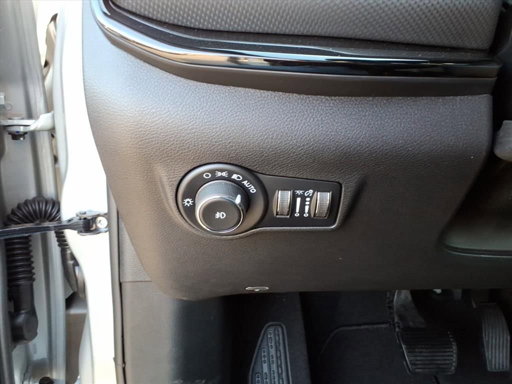 New 2026 Jeep Compass Latitude image 17