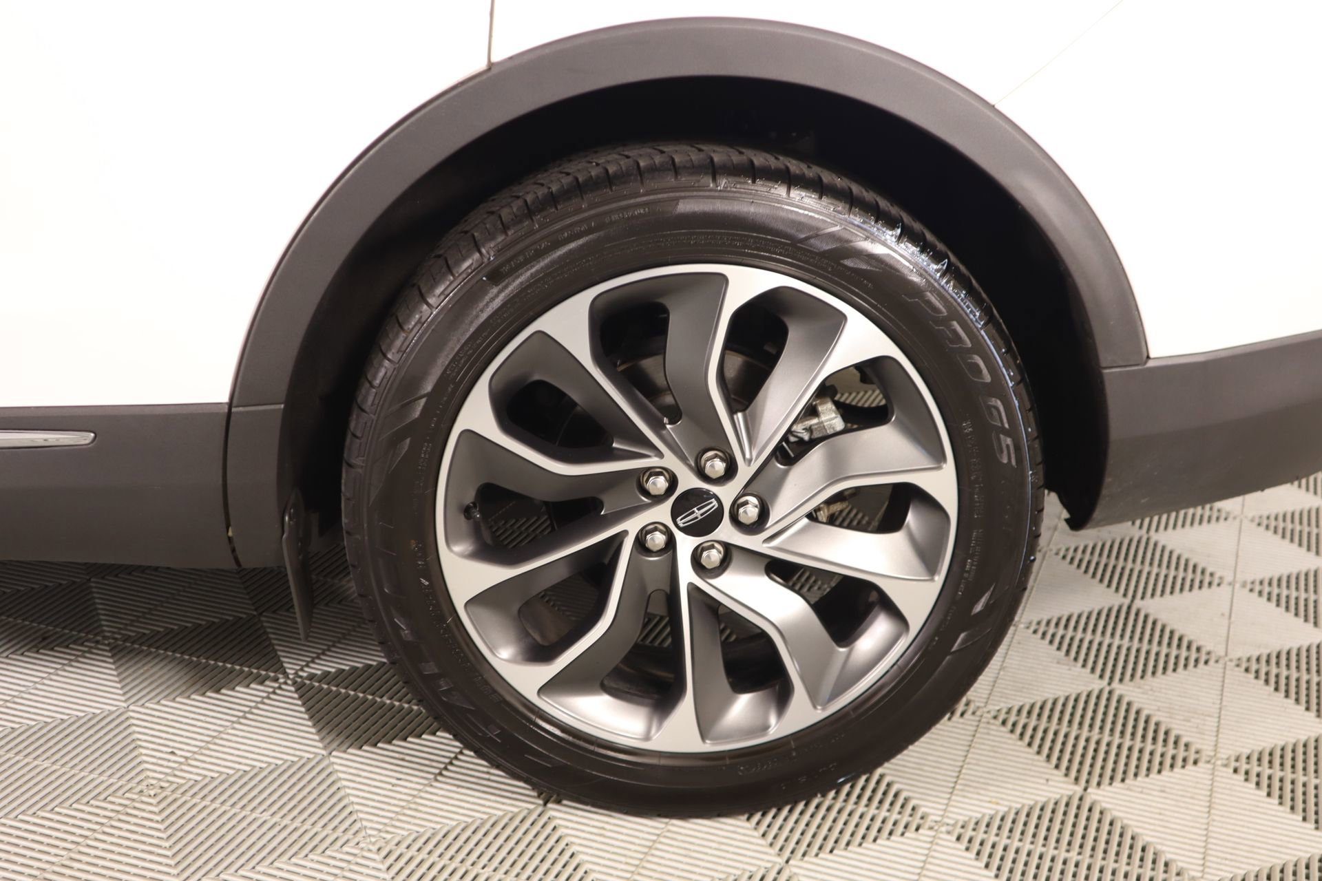 Used 2023 Lincoln Nautilus Reserve image 19