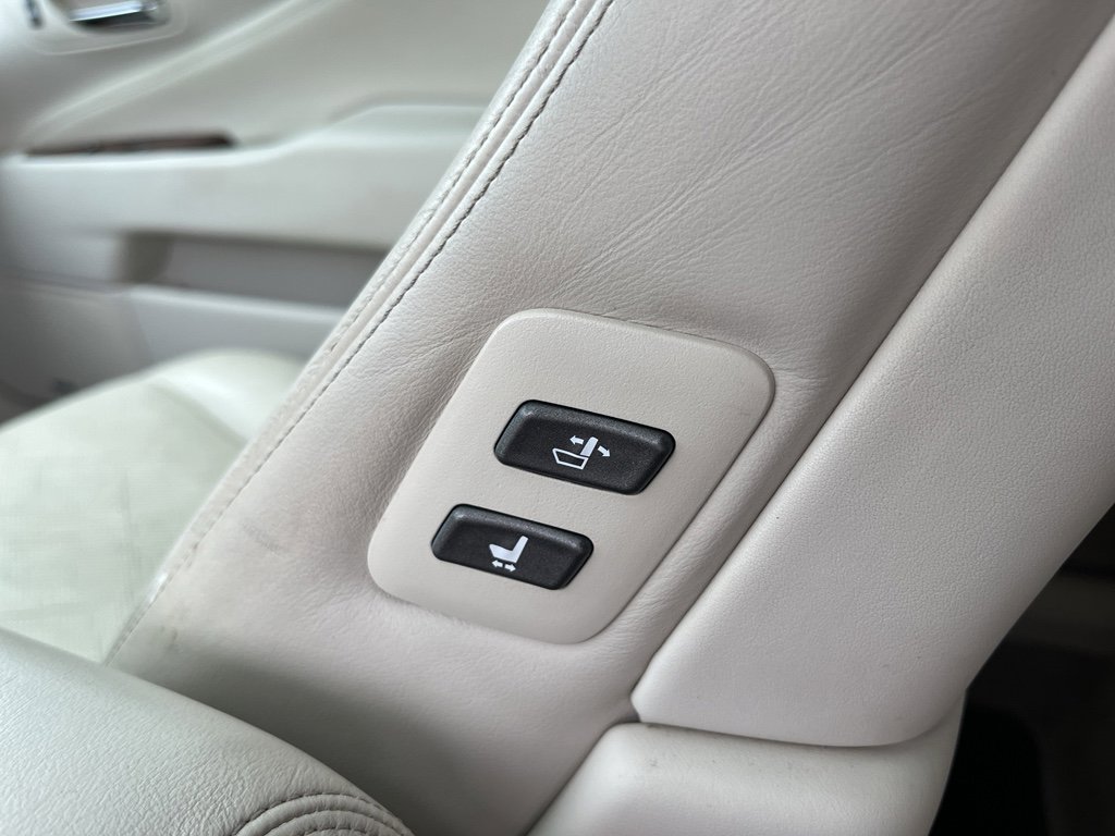 Used 2011 Lexus LS 460 w/ Comfort Pkg image 30