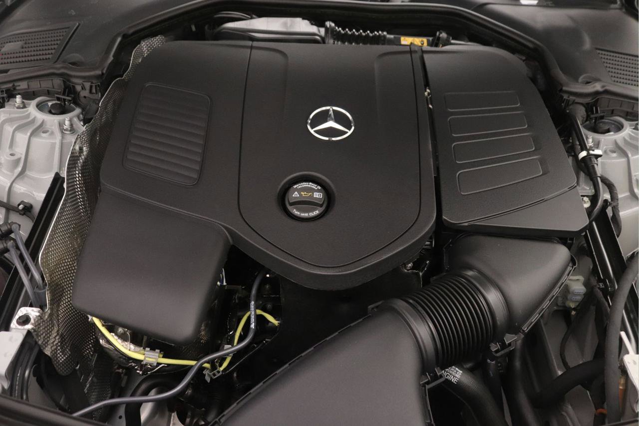 New 2026 Mercedes-Benz CLE 300 4MATIC Coupe image 9