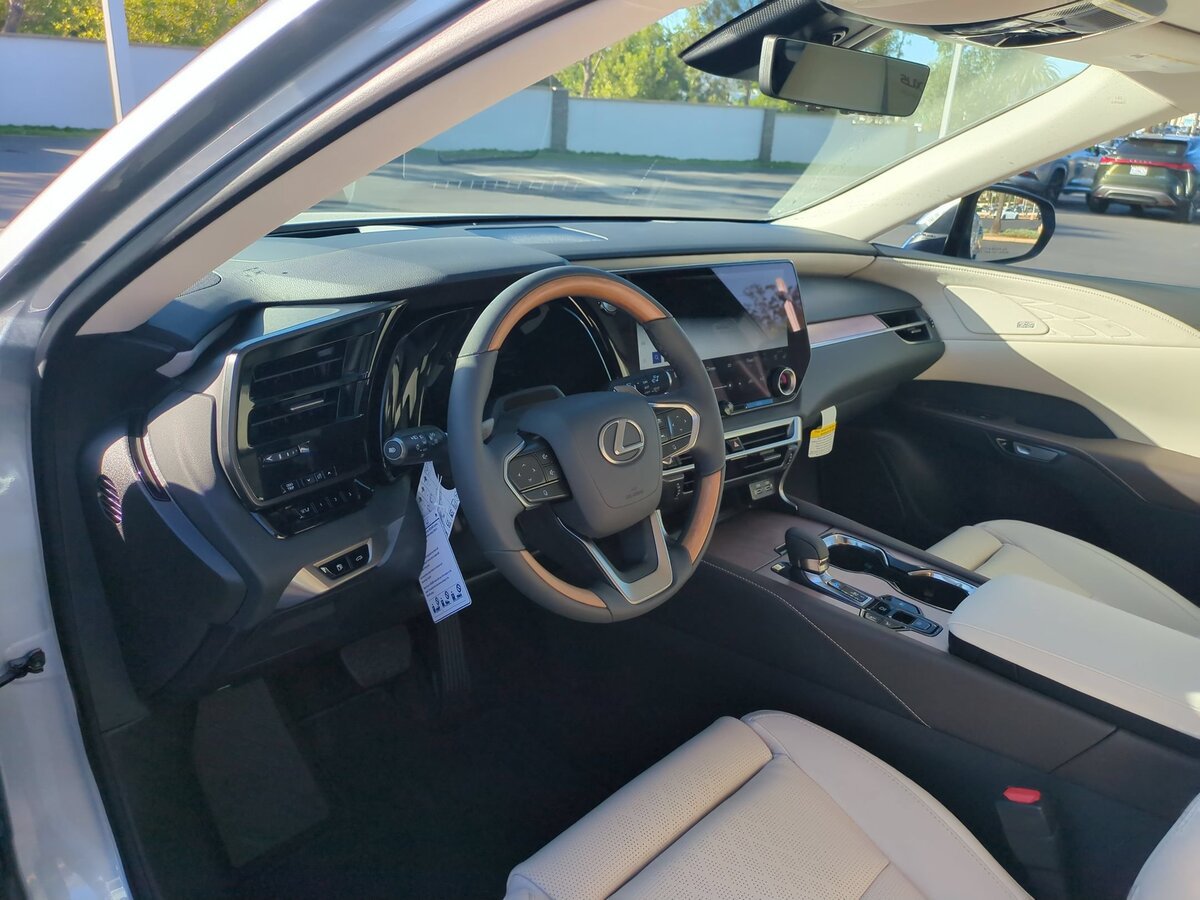 New 2026 Lexus RX 350 w/ Convenience Package AWD/4WD image 12