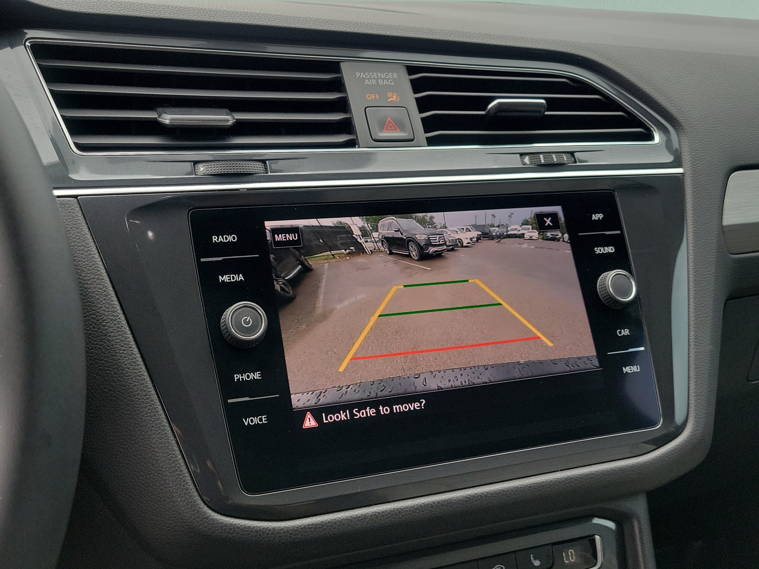 Used 2020 Volkswagen Tiguan SE w/ Panoramic Sunroof Package FWD image 27
