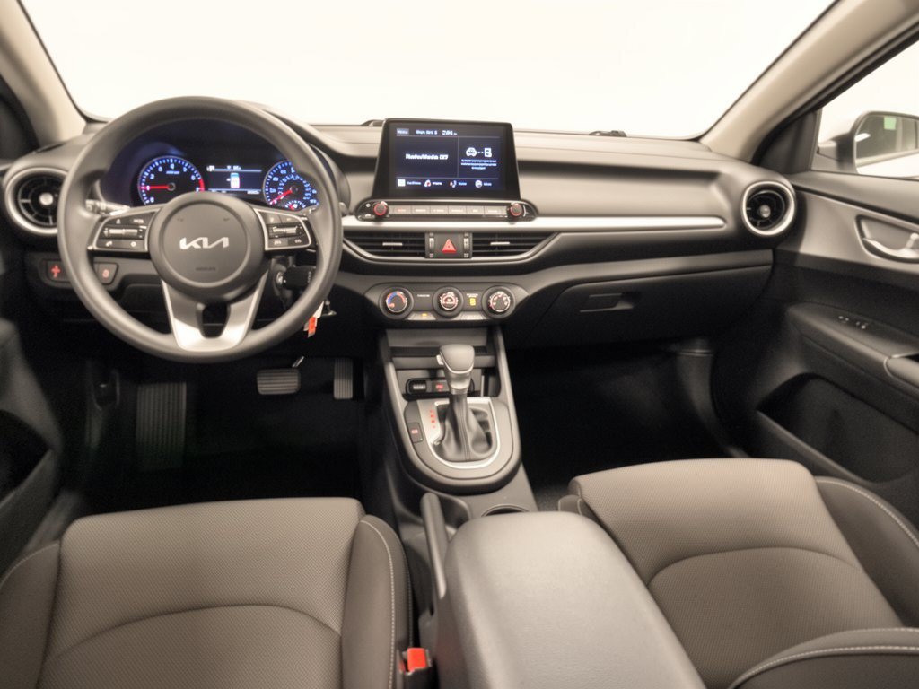 Used 2023 Kia Forte LXS w/ LXS Technology Package FWD image 17