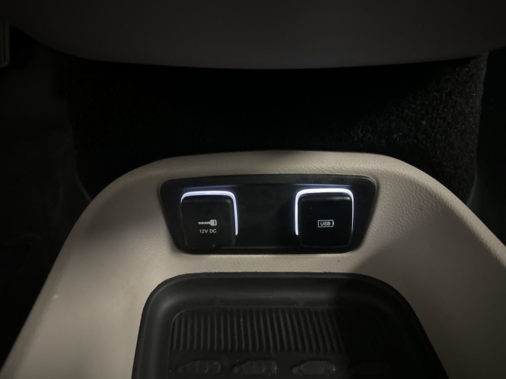 Used 2017 Chrysler Pacifica Touring-L Plus FWD image 30