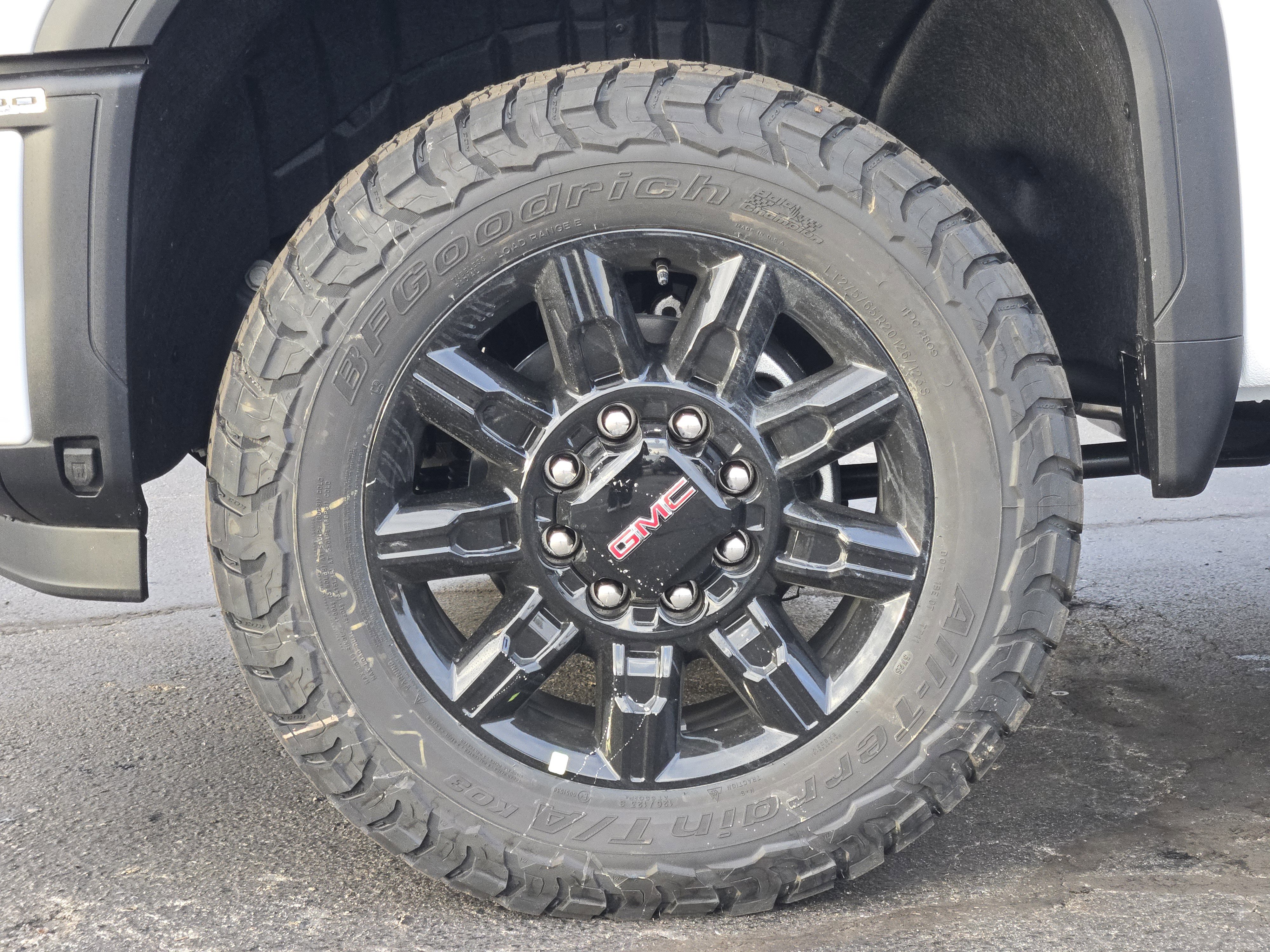 New 2026 GMC Sierra 2500 AT4 w/ AT4 Premium Plus Package image 9