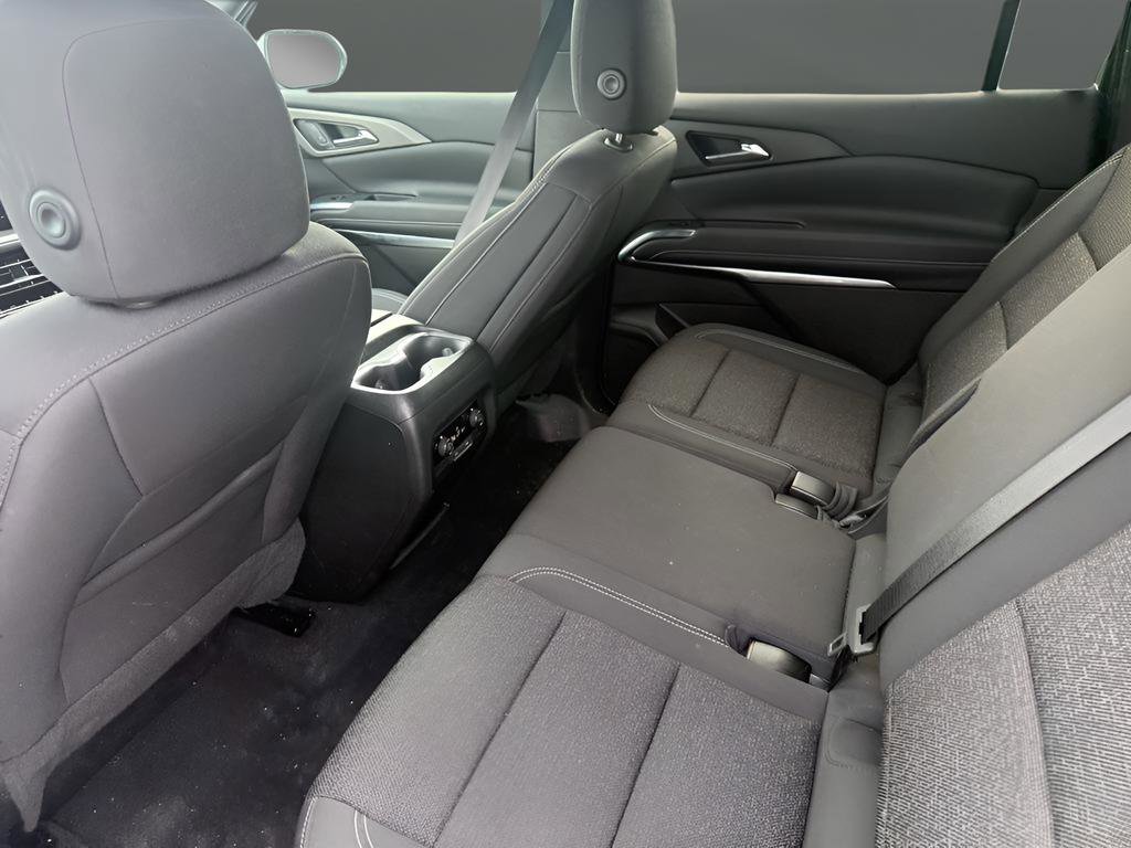 Used 2025 Chevrolet Traverse LT w/ Sun and Wheel Package image 12