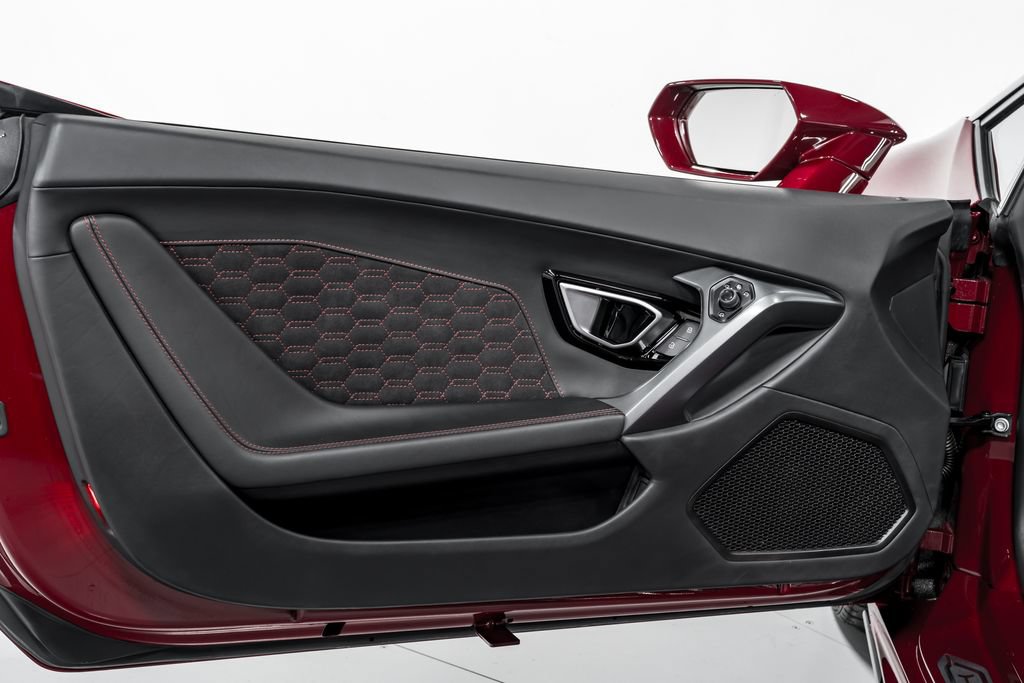 Used 2022 Lamborghini Huracan EVO RWD image 9