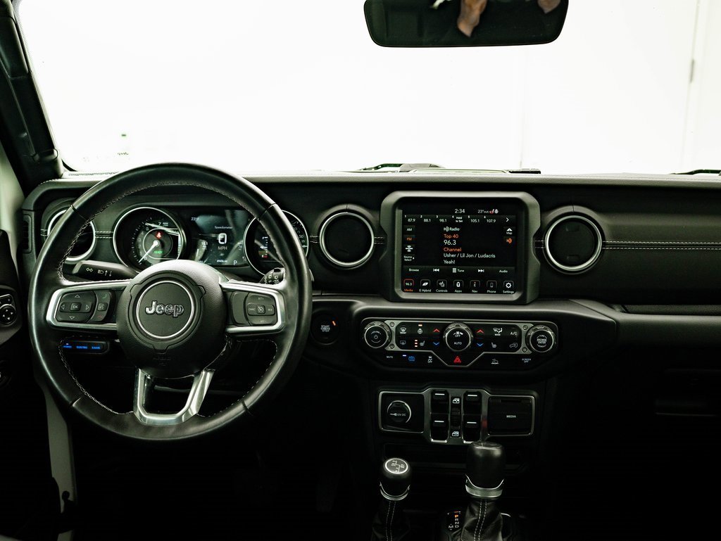 Used 2023 Jeep Wrangler Unlimited Sahara w/ Cold Weather Group image 34