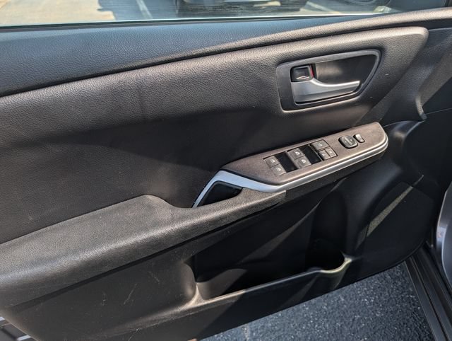 Used 2017 Toyota Camry LE FWD image 12