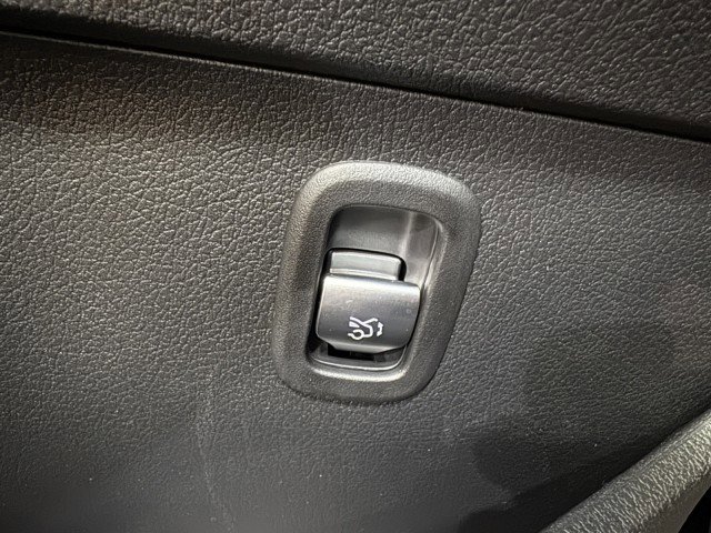 New 2026 Mercedes-Benz C 300 Sedan image 18