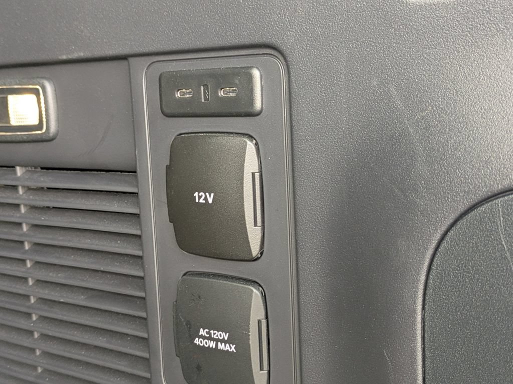 Used 2025 Lincoln Navigator Reserve AWD/4WD image 16