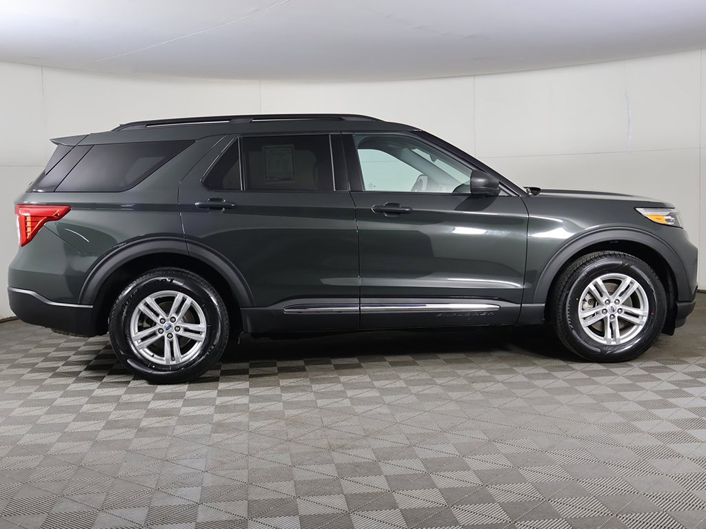Used 2023 Ford Explorer XLT image 14