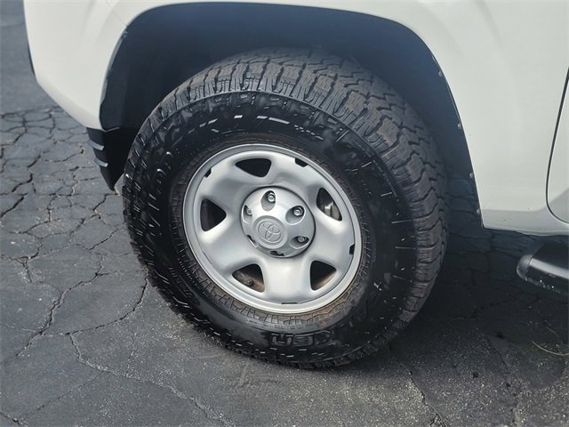 Used 2022 Toyota Tacoma SR w/ SR Convenience Package image 5