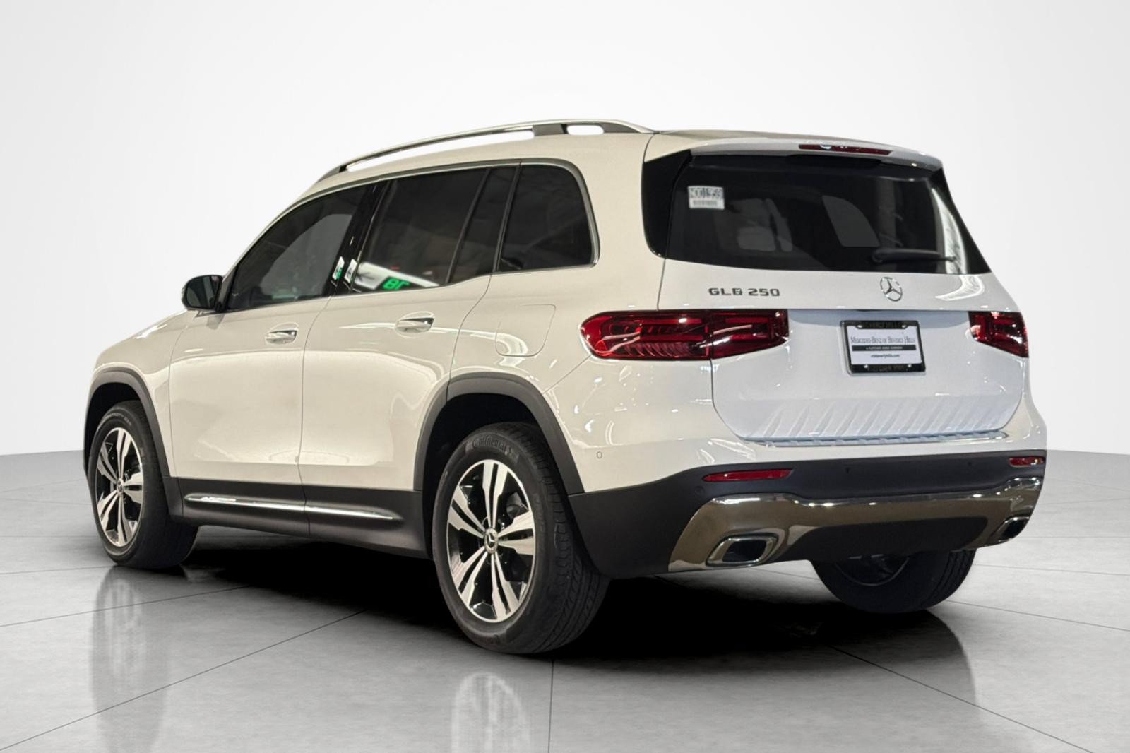 New 2026 Mercedes-Benz GLB 250 image 3