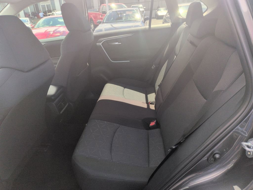 Used 2025 Toyota RAV4 XLE AWD/4WD image 25