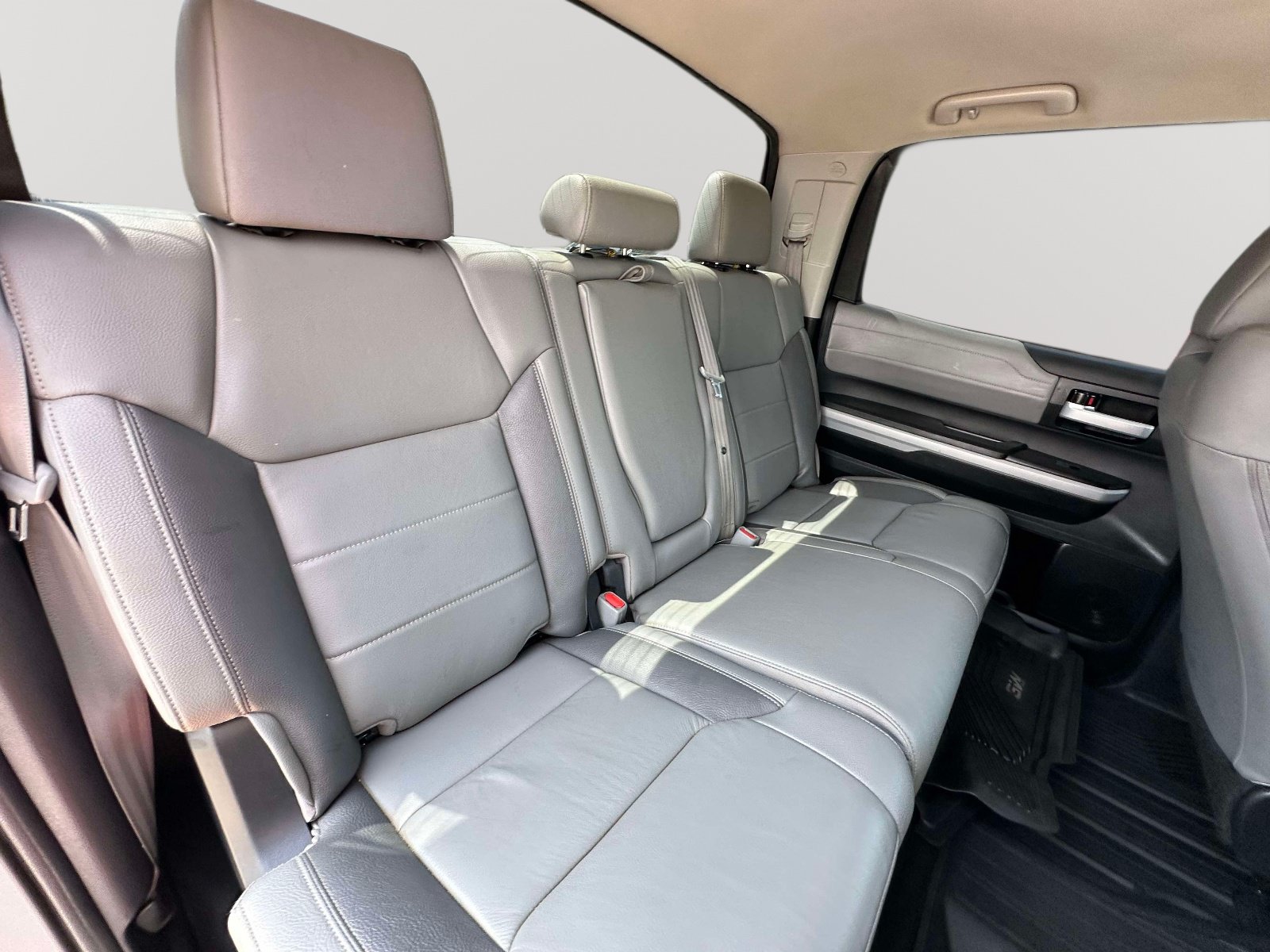 Used 2021 Toyota Tundra Limited w/ Limited Premium Package AWD/4WD image 30