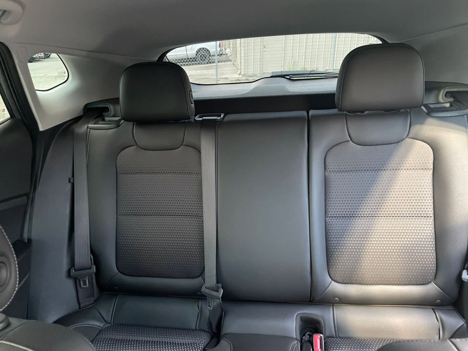 Used 2025 Chevrolet Trax LT image 36