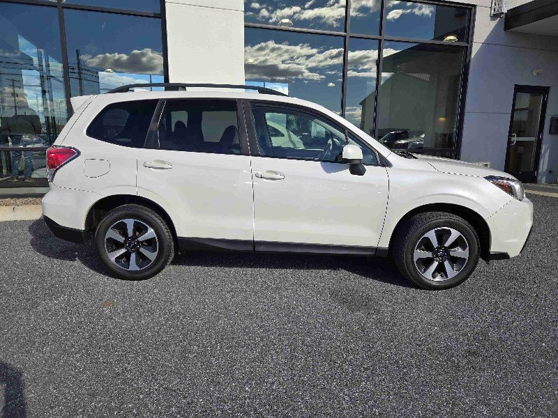 Used 2017 Subaru Forester 2.5i Premium w/ All-Weather Package image 2