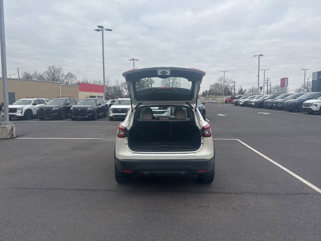 Used 2020 Nissan Rogue Sport SL w/ Premium Package image 5