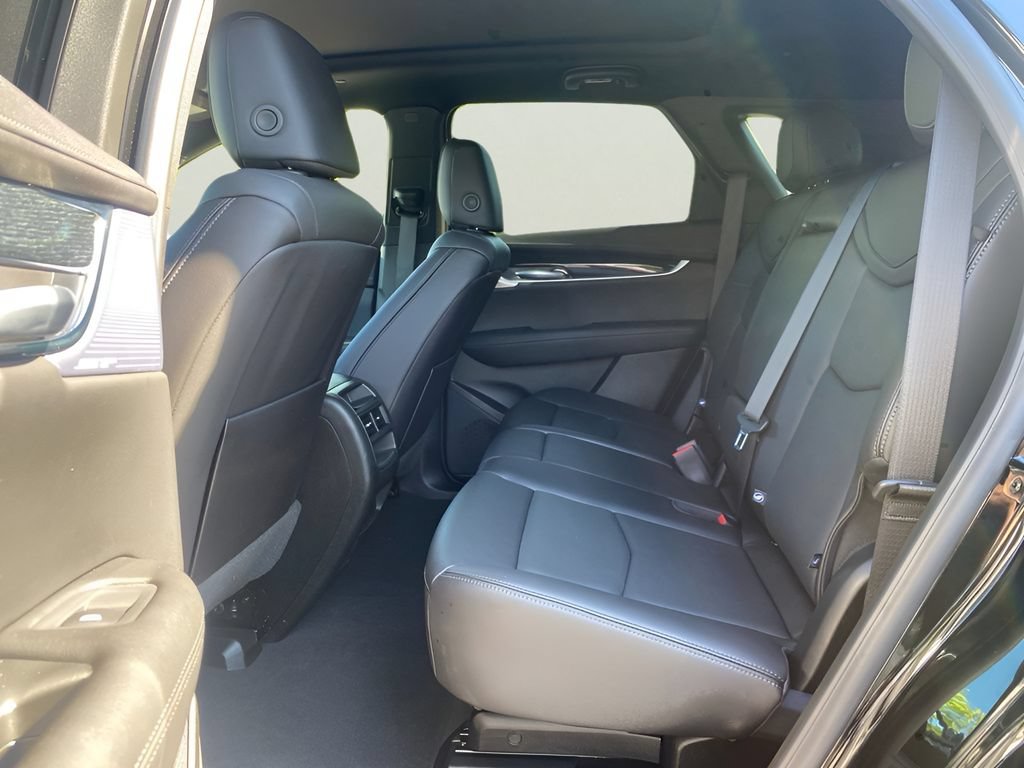Used 2025 Cadillac XT5 Premium Luxury w/ Technology Package AWD/4WD image 16