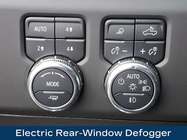 Used 2025 GMC Sierra 3500 AT4 AWD/4WD image 9