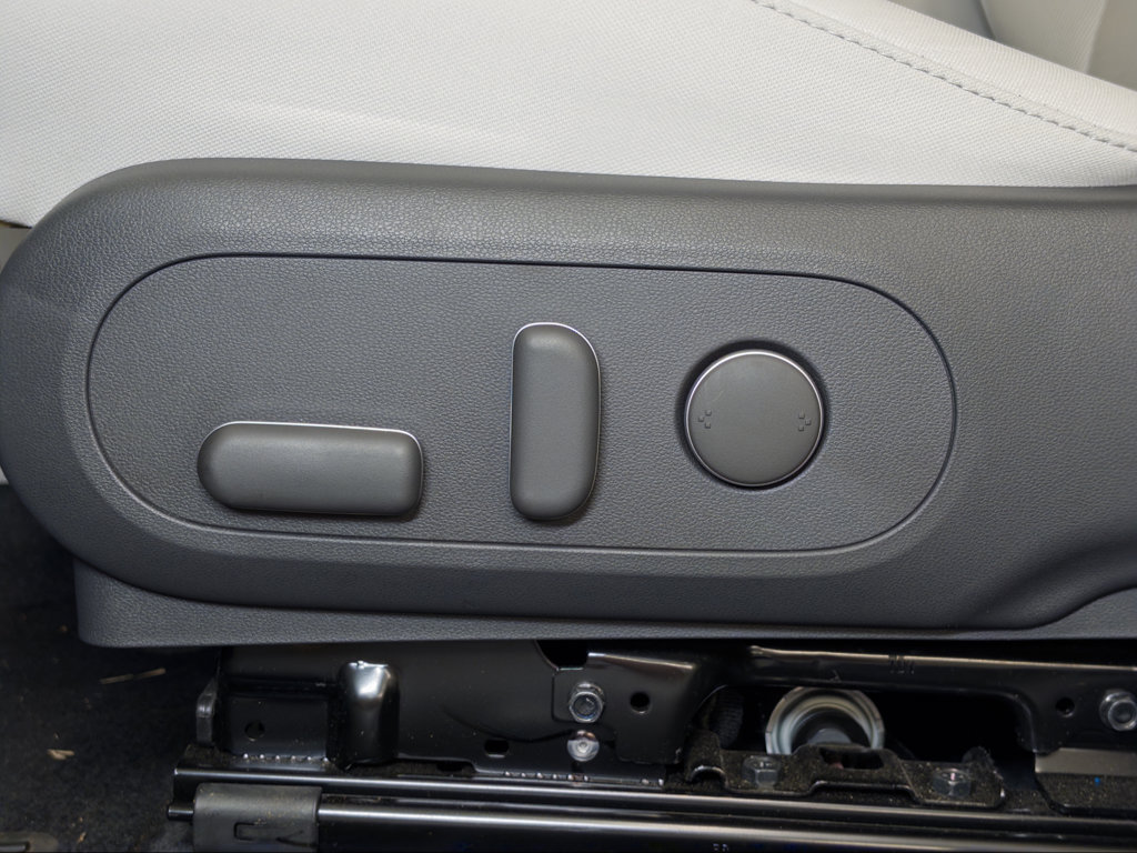 Used 2024 Hyundai Kona SEL FWD image 7