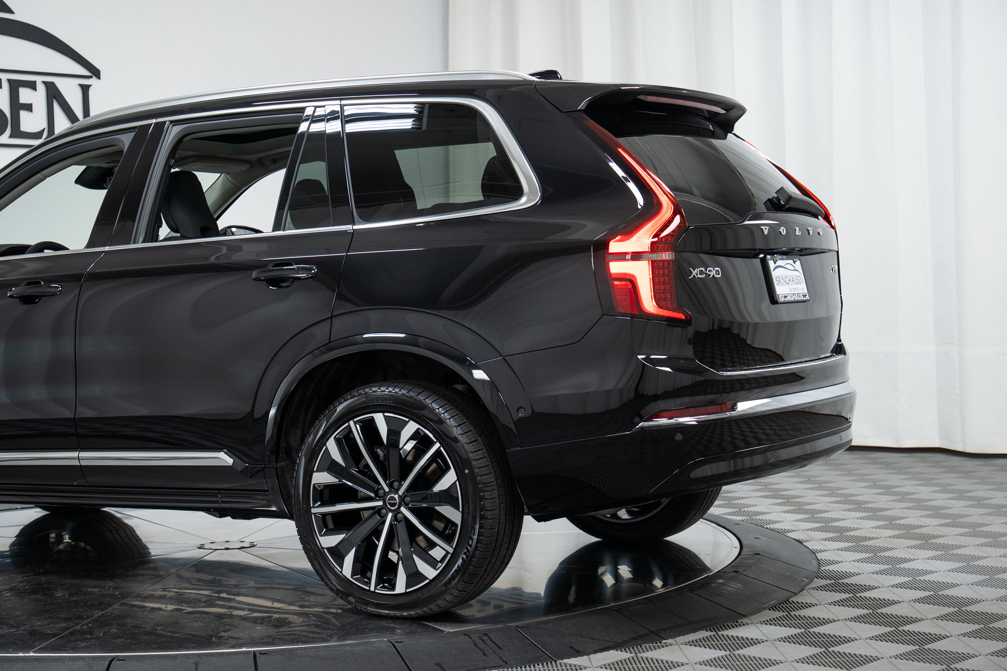New 2026 Volvo XC90 T8 Plus w/ Protection Package Premier AWD/4WD image 30