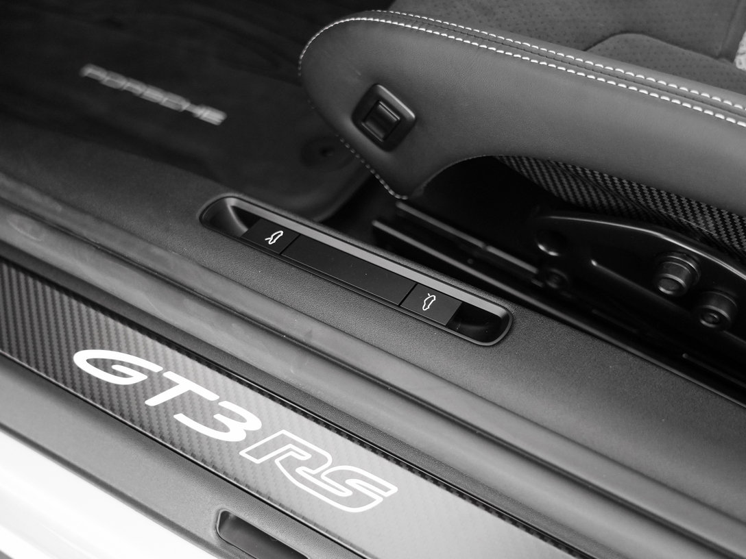 Used 2025 Porsche 911 GT3 RS RWD image 16