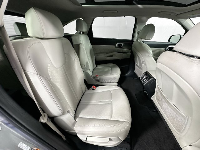 Used 2023 Kia Sorento SX Prestige w/ Panoramic Sunroof Package AWD/4WD image 31