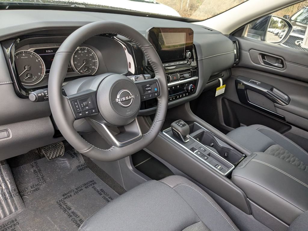 New 2025 Nissan Pathfinder SV image 14