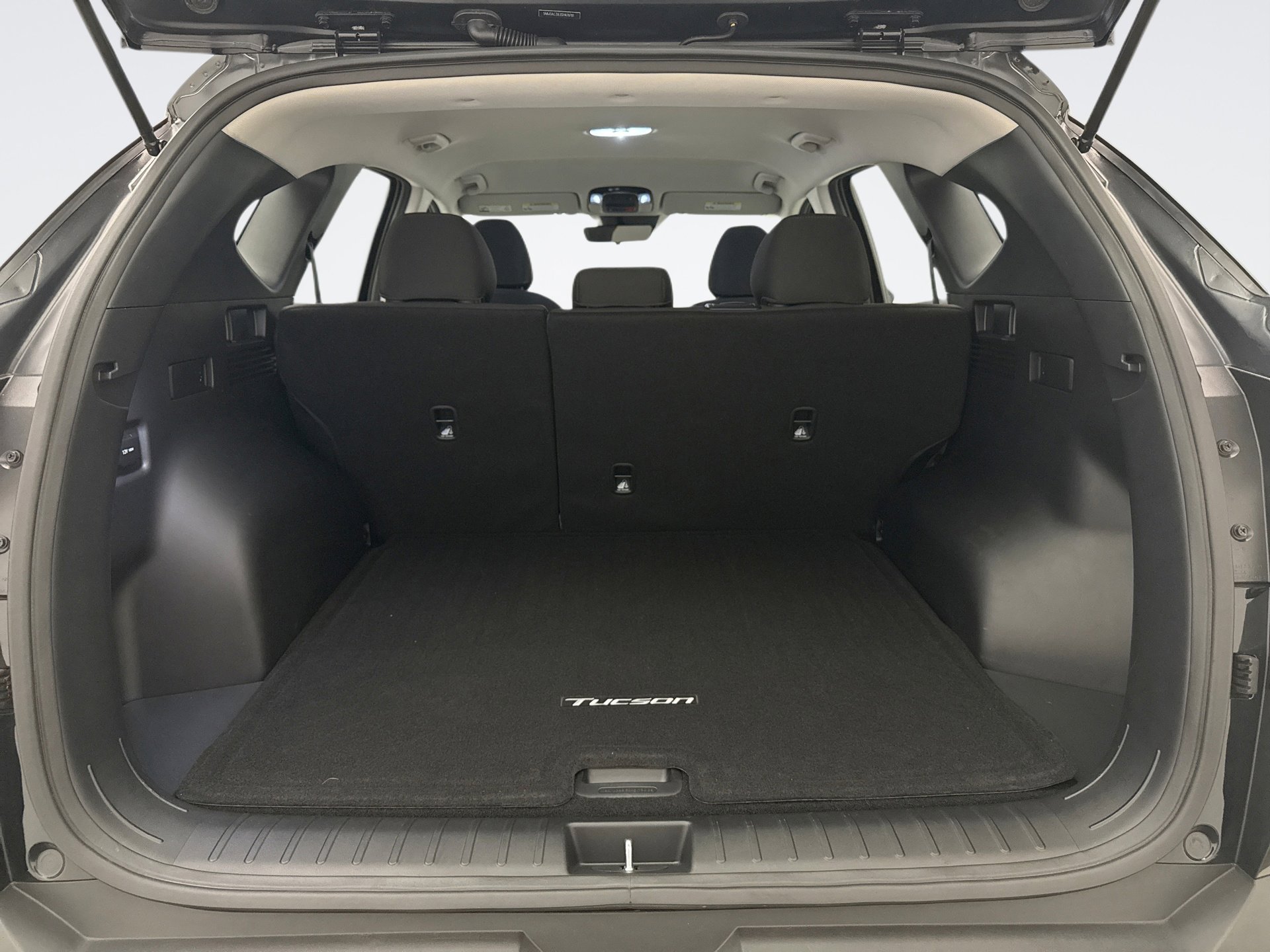 Used 2025 Hyundai Tucson SE image 19