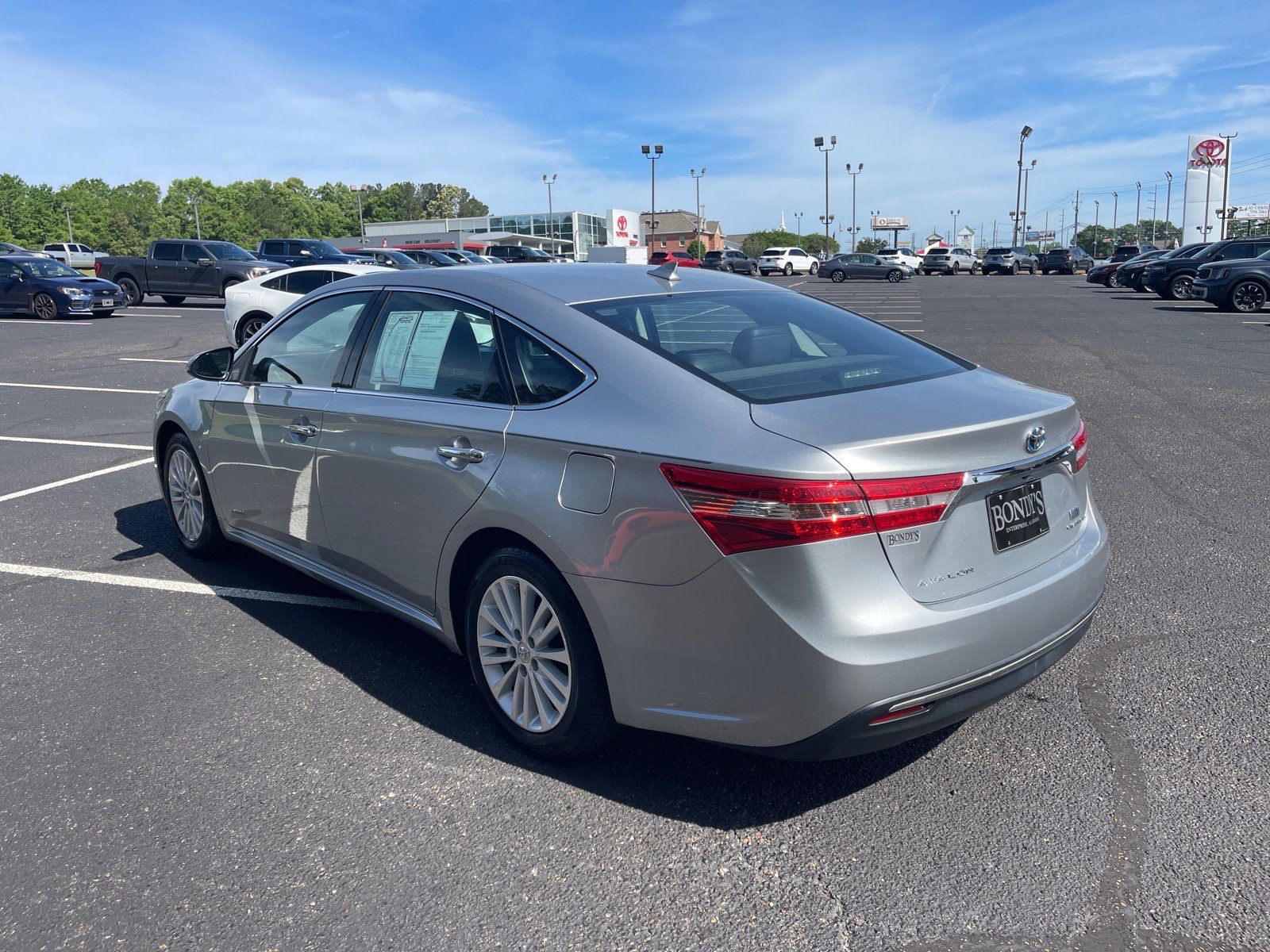 Used 2015 Toyota Avalon Limited w/ Technology Package FWD image 14