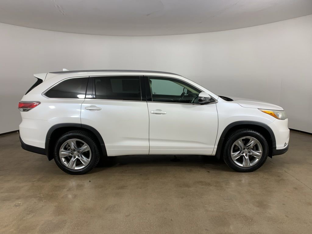 Used 2015 Toyota Highlander Limited w/ Driver Technology Package AWD/4WD image 7