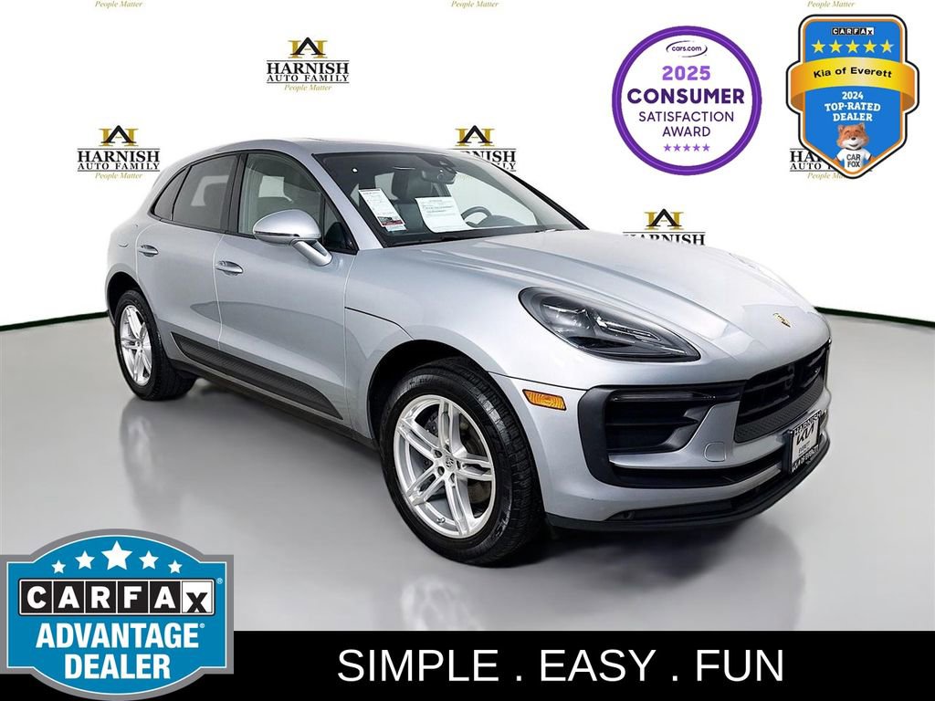 Used 2024 Porsche Macan image 1