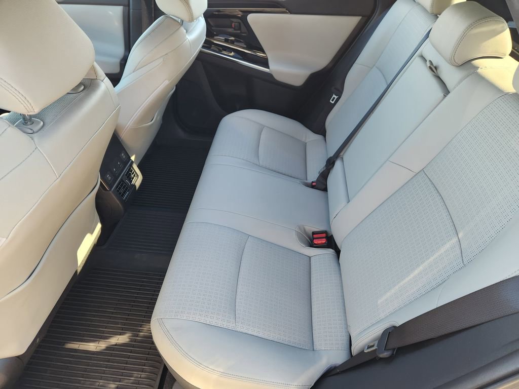 Used 2023 Toyota bZ4X AWD w/ Weather Package image 19