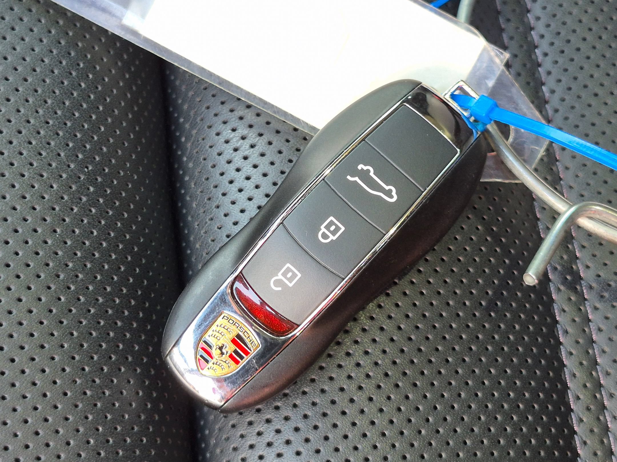 Certified 2026 Porsche Macan AWD/4WD image 39
