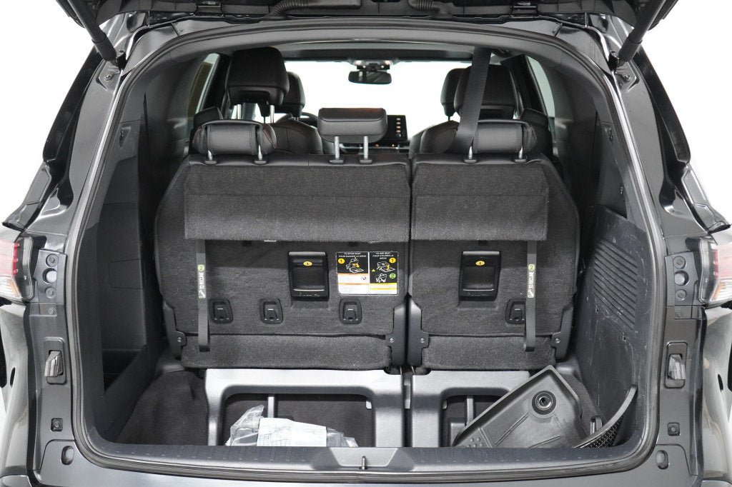 Used 2024 Toyota Sienna XSE w/ XSE Premium Package FWD image 26