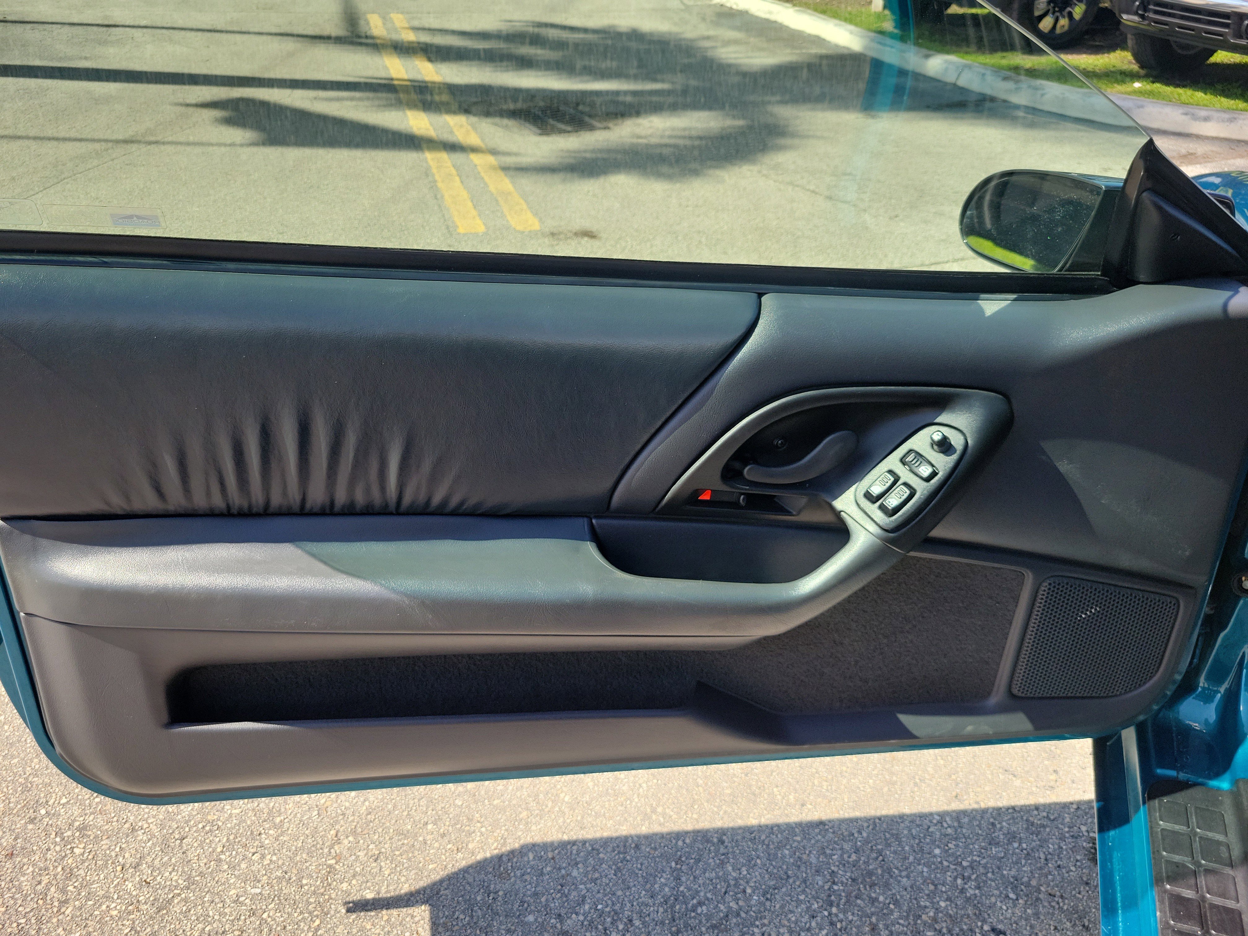 Used 1994 Chevrolet Camaro Z28 image 21