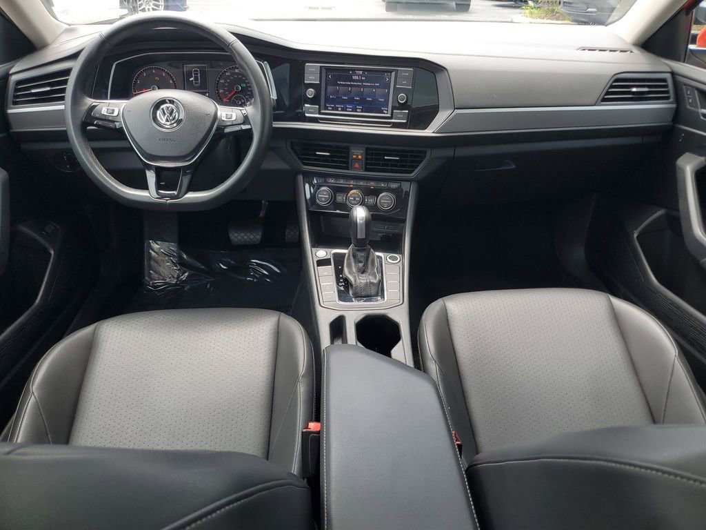 Used 2020 Volkswagen Jetta SE w/ SE Cold Weather Package image 16