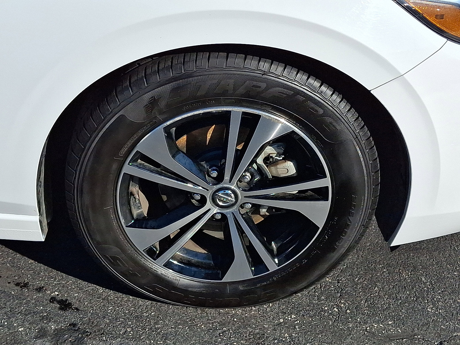 Used 2023 Nissan Sentra SV image 9