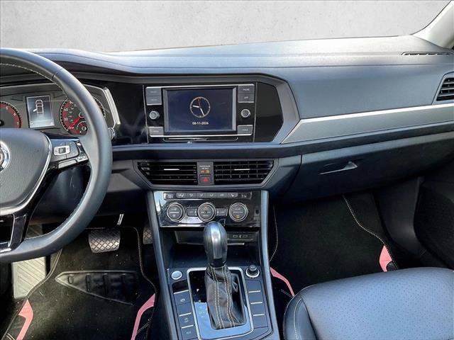 Used 2021 Volkswagen Jetta SE w/ SE Cold Weather Package FWD image 8