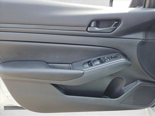 Certified 2025 Nissan Altima 2.5 S FWD image 9