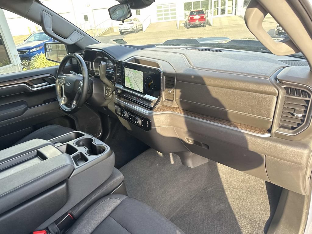 Used 2025 Chevrolet Silverado 1500 LT Trail Boss w/ Protection Package AWD/4WD image 13