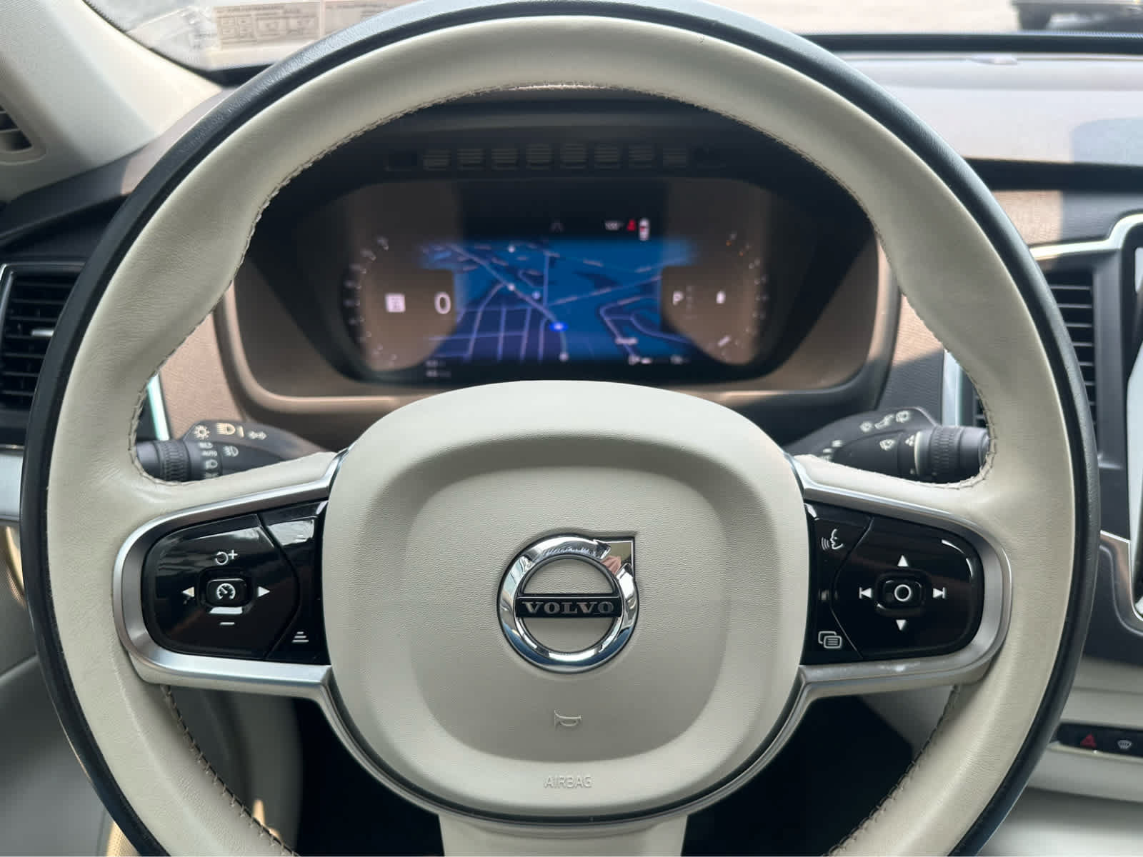 Used 2023 Volvo XC90 B5 Core w/ Protection Package Premier AWD/4WD image 18